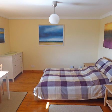 Facing West Bed & Breakfast Carnduncan ภายนอก รูปภาพ